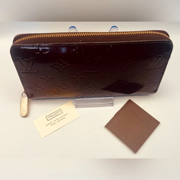 Louis Vuitton Zippy wallet in Amarante Vernis patent leather. GUC - Picture 2 of 8